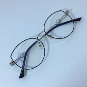 کاهش قیمت جنجالی عینک در بیرجند - یک سوال