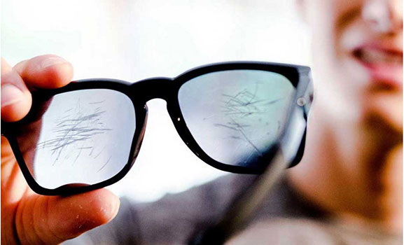 خط و خش عدسی عینک - وبسایت ایگل کالا